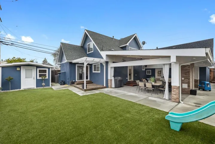 210 Santa Clara Avenue, Redwood City, California 94061