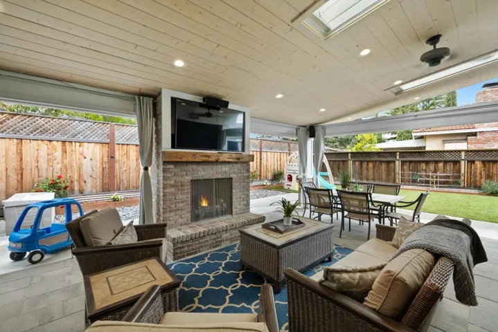 210 Santa Clara Avenue, Redwood City, California 94061