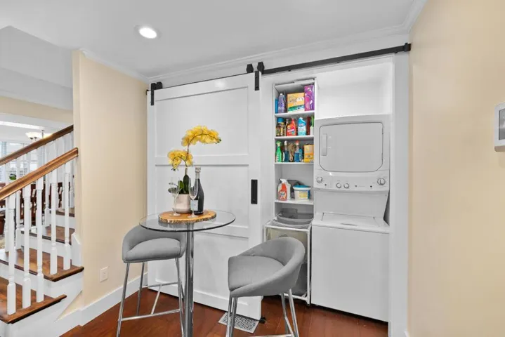 210 Santa Clara Avenue, Redwood City, California 94061
