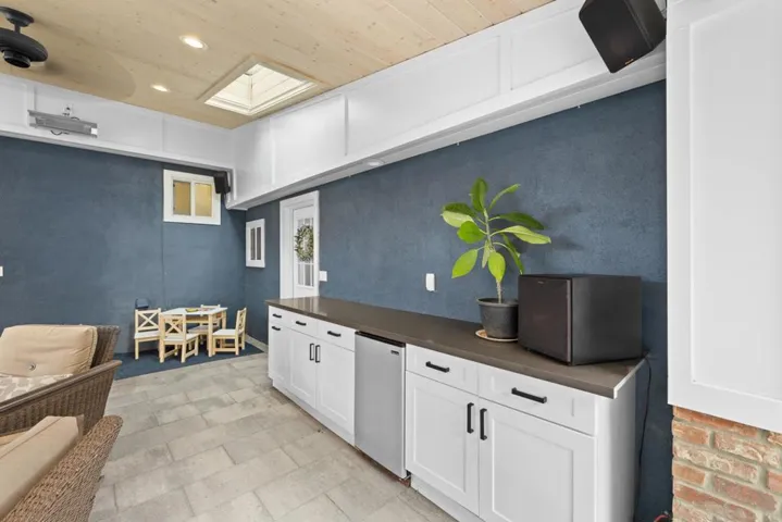210 Santa Clara Avenue, Redwood City, California 94061