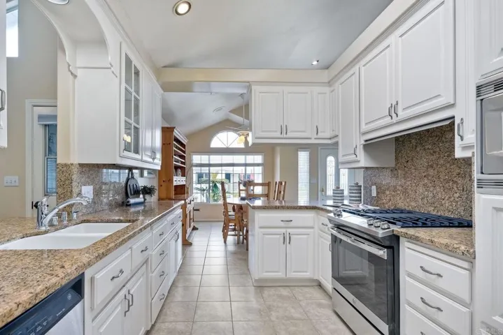 6533 Easy Street, Carlsbad, California 92011