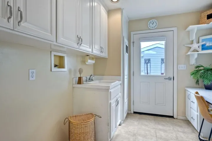 6533 Easy Street, Carlsbad, California 92011