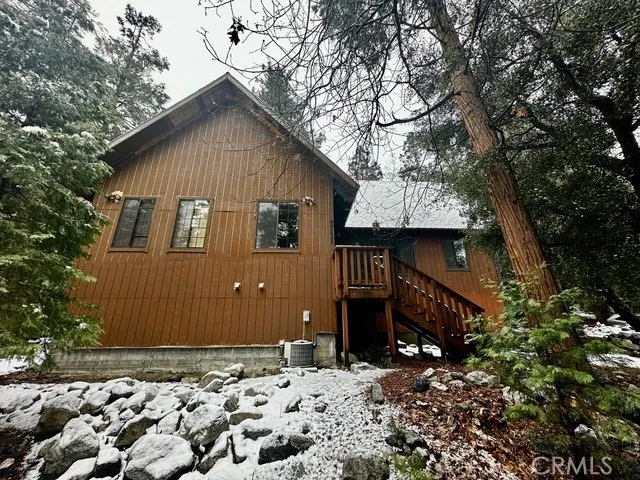 40235 Valley Of The Falls Drive, Forest Falls, California 92339