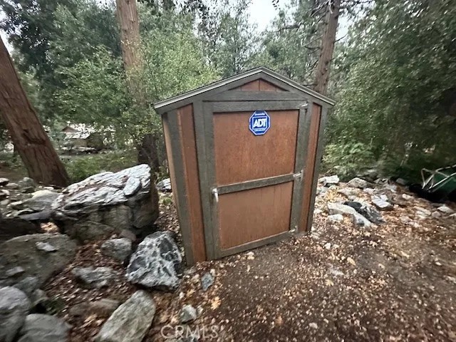 40235 Valley Of The Falls Drive, Forest Falls, California 92339