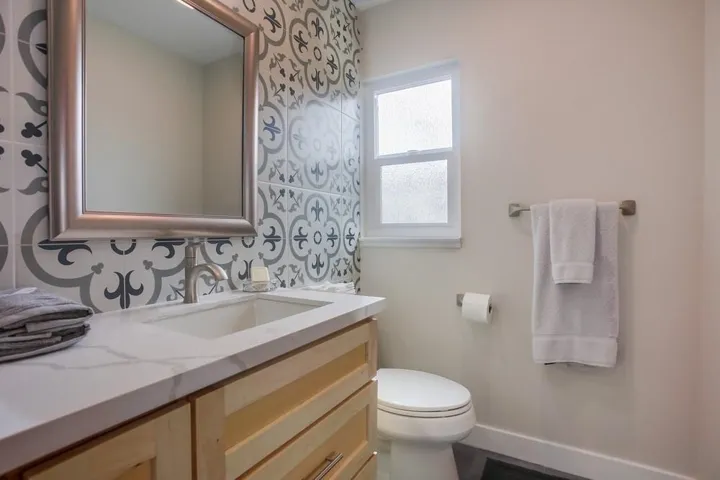 16720 Callado Ct, San Diego, California 92128