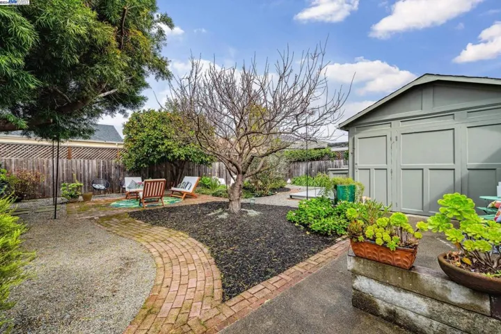221 Santa Clara Avenue, Alameda, California 94501