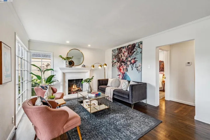 221 Santa Clara Avenue, Alameda, California 94501