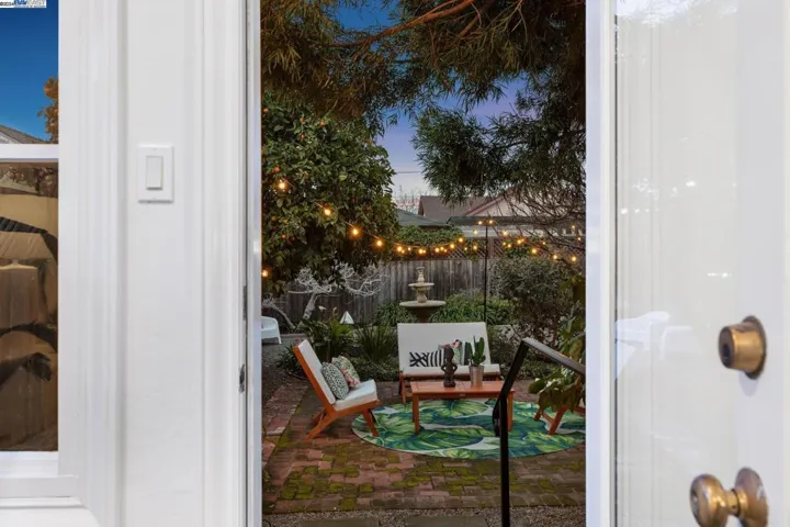 221 Santa Clara Avenue, Alameda, California 94501