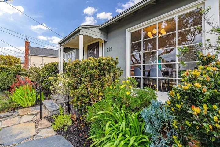 221 Santa Clara Avenue, Alameda, California 94501