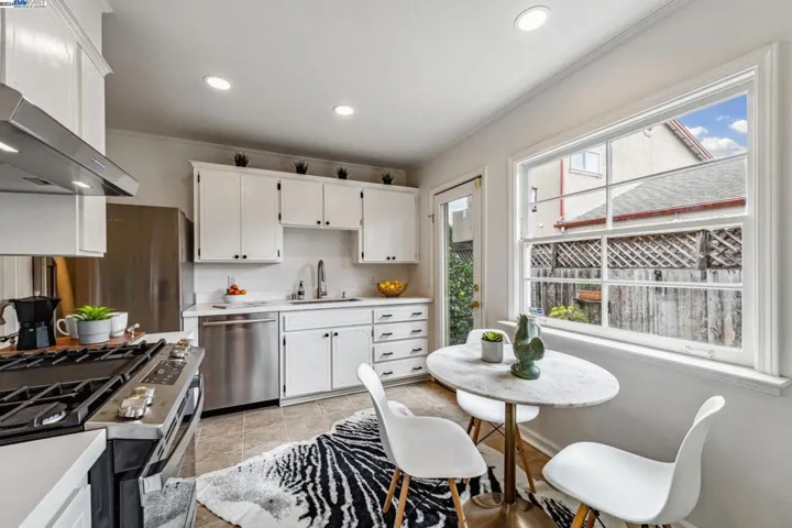 221 Santa Clara Avenue, Alameda, California 94501