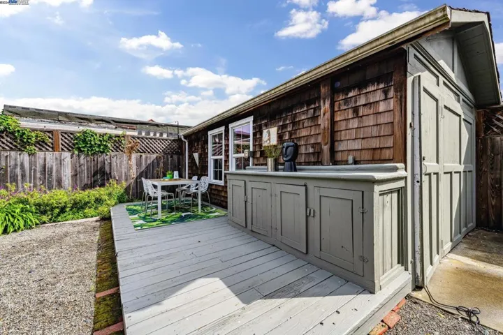 221 Santa Clara Avenue, Alameda, California 94501
