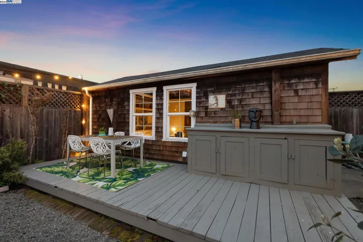 221 Santa Clara Avenue, Alameda, California 94501