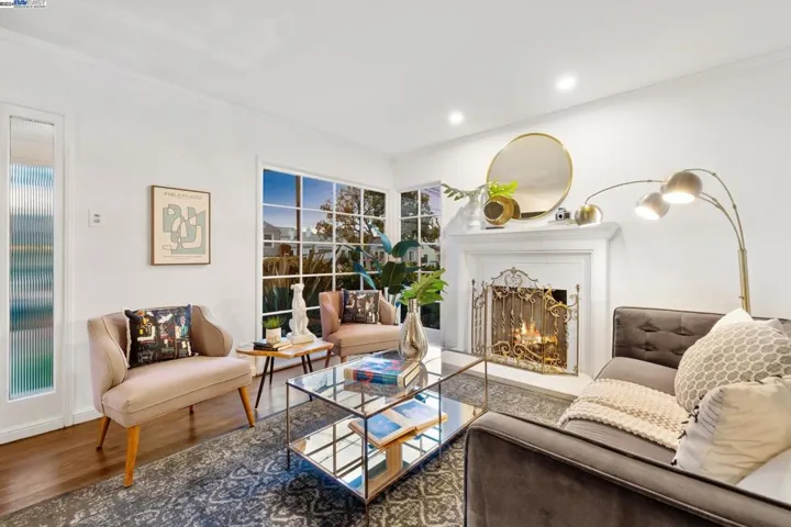221 Santa Clara Avenue, Alameda, California 94501