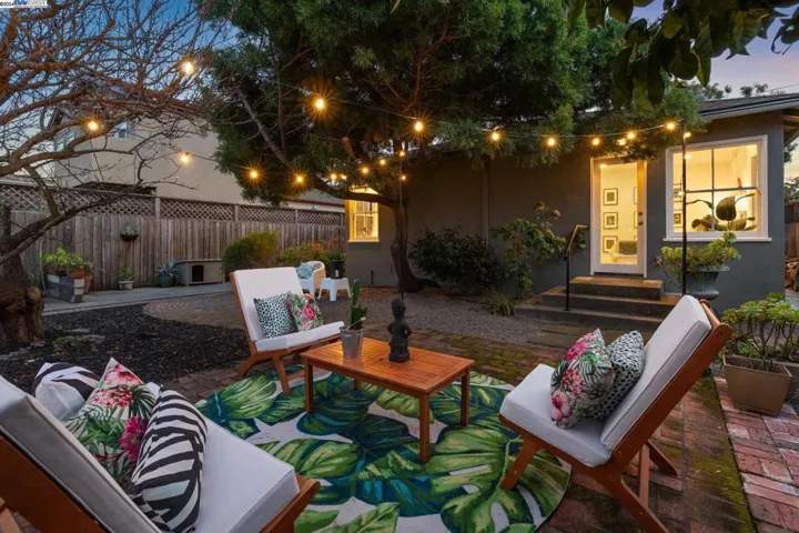 221 Santa Clara Avenue, Alameda, California 94501