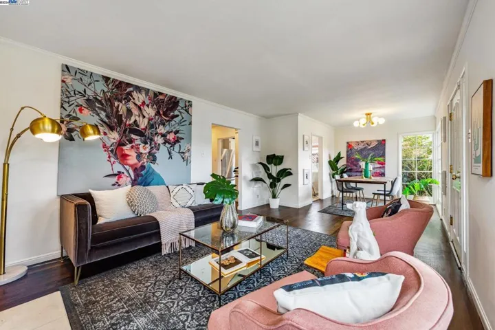 221 Santa Clara Avenue, Alameda, California 94501