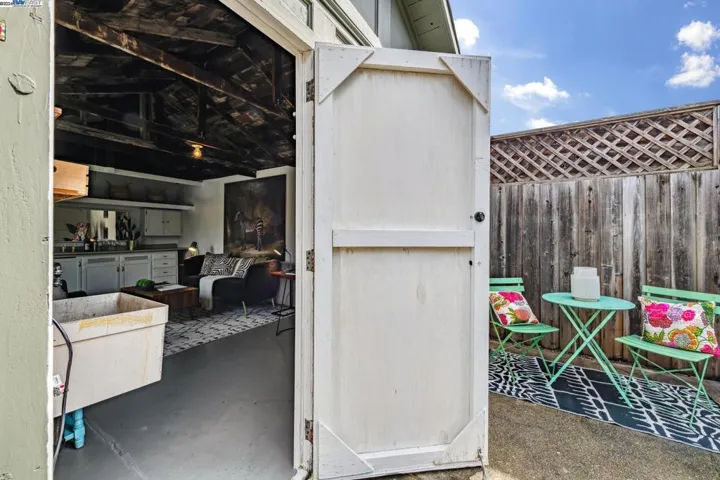 221 Santa Clara Avenue, Alameda, California 94501
