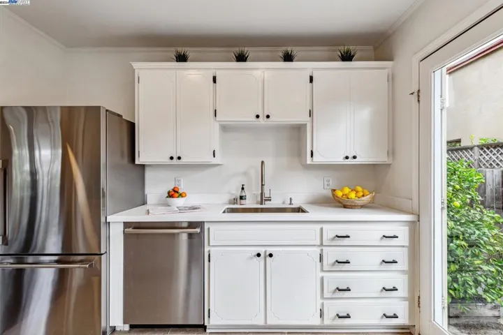 221 Santa Clara Avenue, Alameda, California 94501