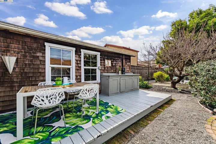 221 Santa Clara Avenue, Alameda, California 94501