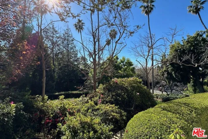 174 S Burlingame Avenue, Los Angeles, California 90049