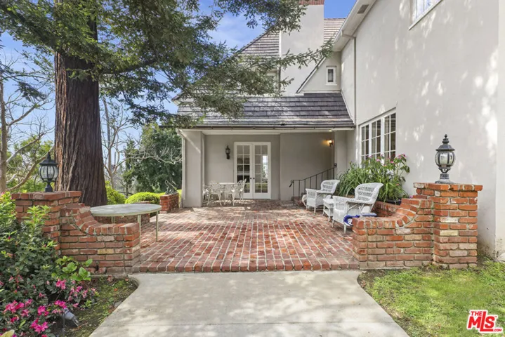 174 S Burlingame Avenue, Los Angeles, California 90049
