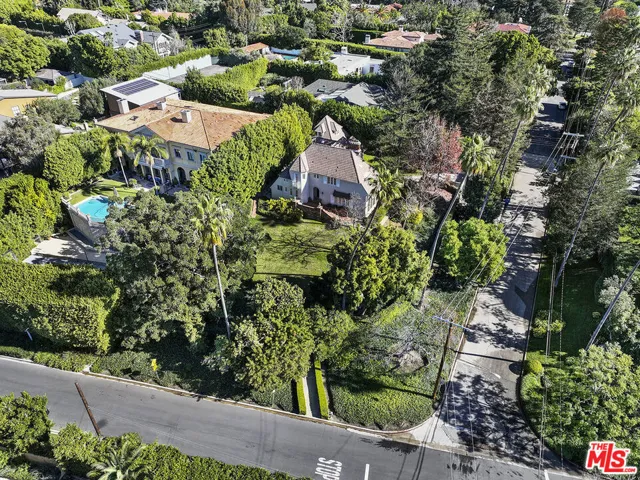 174 S Burlingame Avenue, Los Angeles, California 90049