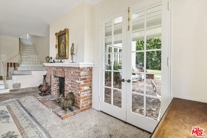 174 S Burlingame Avenue, Los Angeles, California 90049