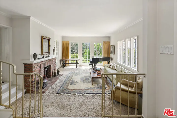 174 S Burlingame Avenue, Los Angeles, California 90049