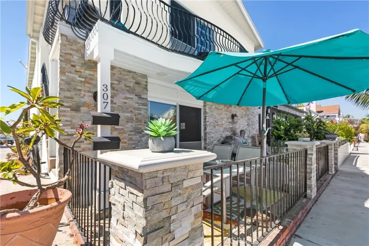 307 Anade Avenue, Newport Beach, California 92661