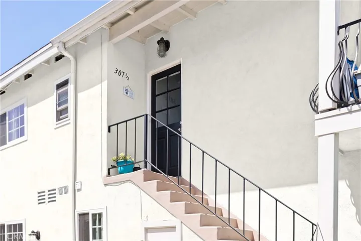 307 Anade Avenue, Newport Beach, California 92661