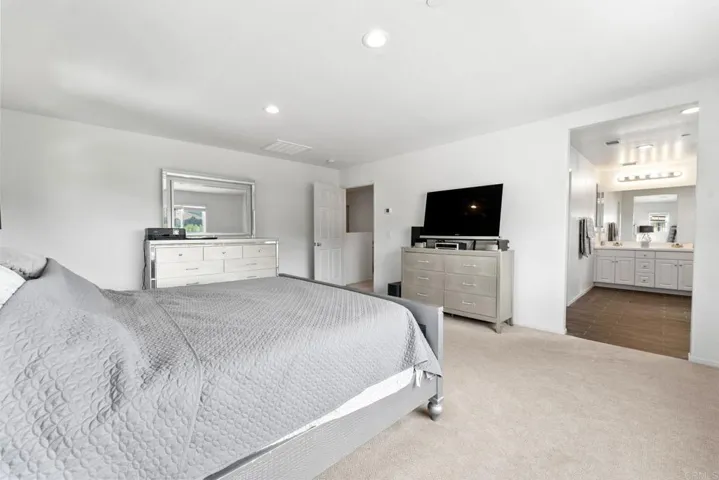 35118 Persano Place, Fallbrook, California 92028