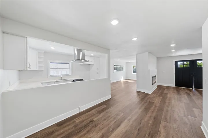 5206 La Paz Drive, San Diego, California 92114