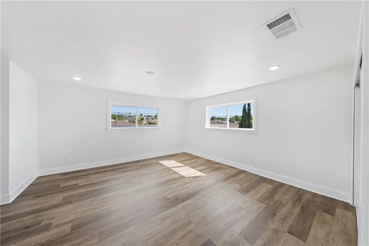5206 La Paz Drive, San Diego, California 92114