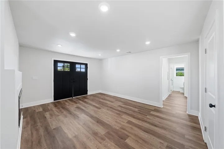 5206 La Paz Drive, San Diego, California 92114