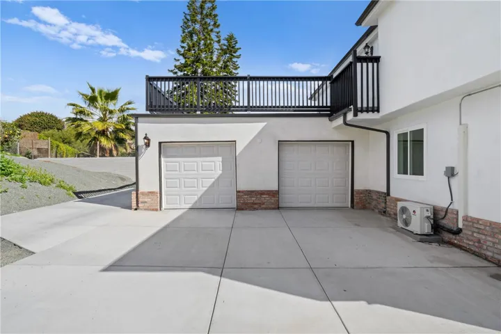 5206 La Paz Drive, San Diego, California 92114