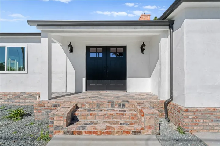 5206 La Paz Drive, San Diego, California 92114