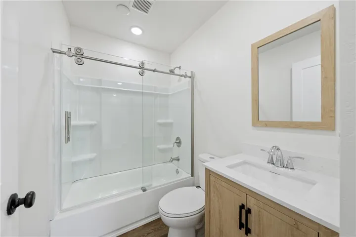 5206 La Paz Drive, San Diego, California 92114
