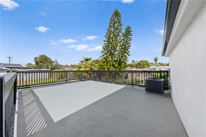 5206 La Paz Drive, San Diego, California 92114