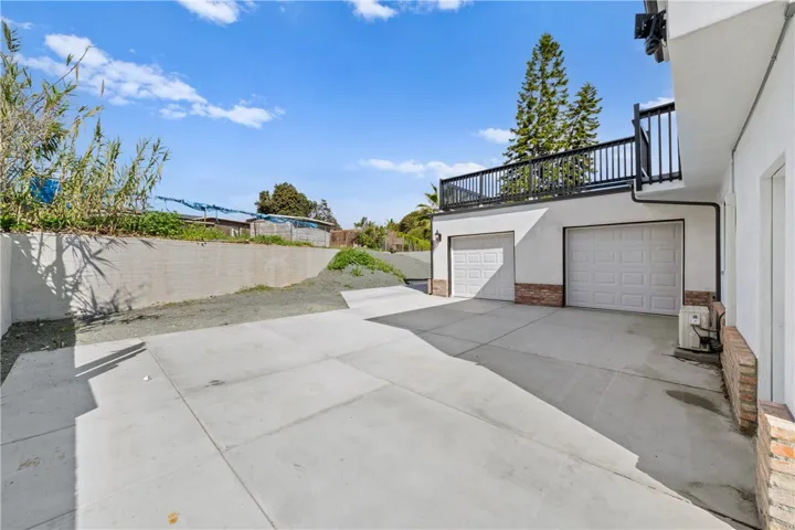 5206 La Paz Drive, San Diego, California 92114