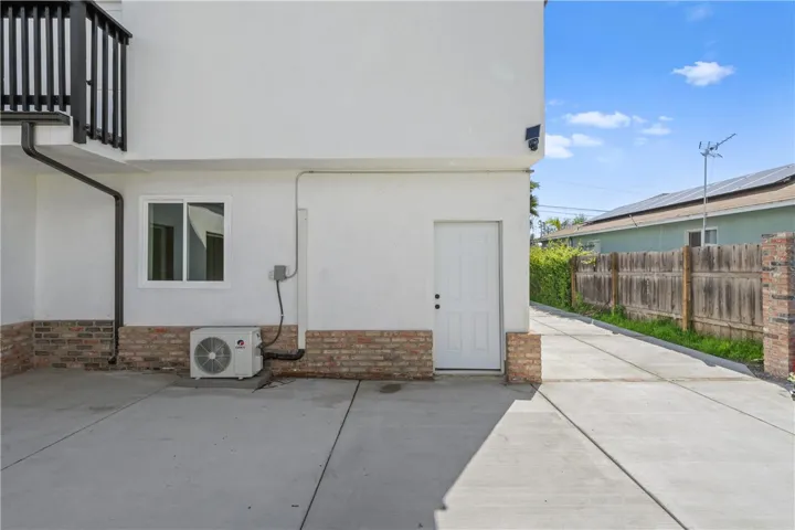 5206 La Paz Drive, San Diego, California 92114