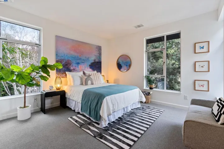 24 Covent Lane, Oakland, California 94608