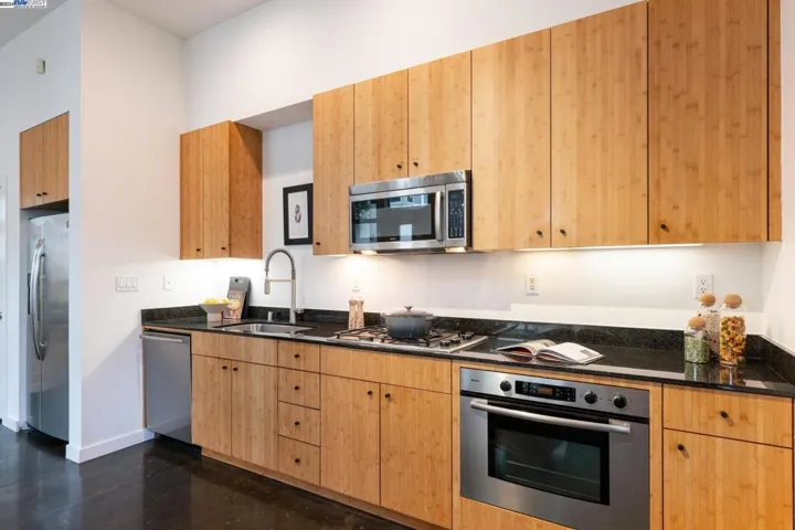 24 Covent Lane, Oakland, California 94608