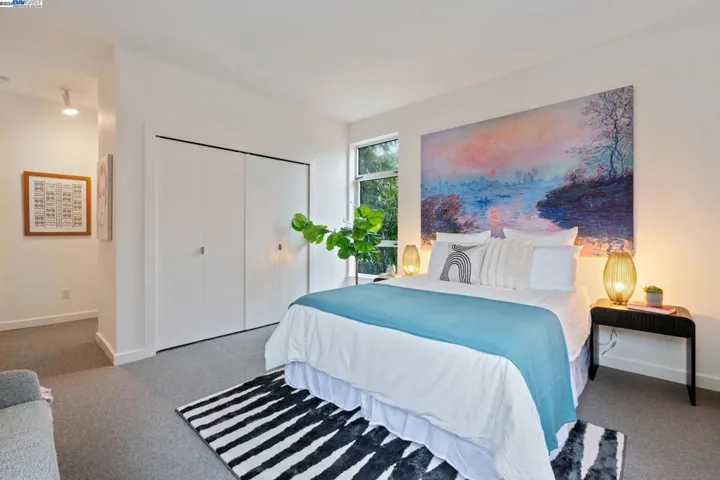 24 Covent Lane, Oakland, California 94608