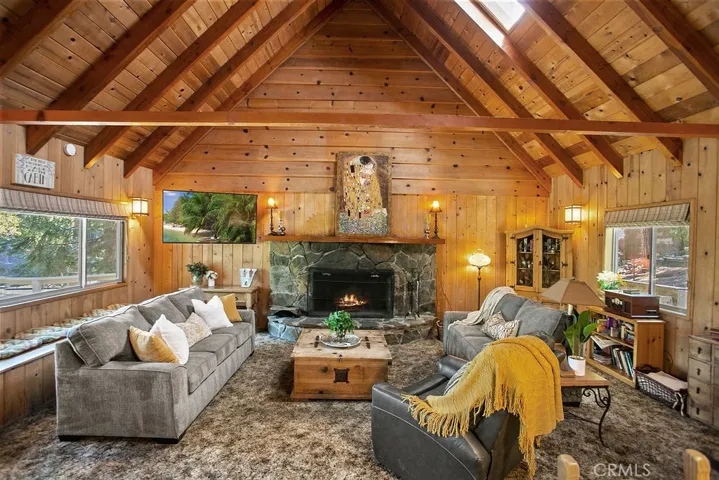 137 A Ln, Lake Arrowhead, California 92352