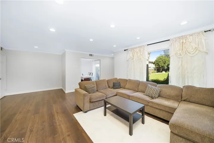 12244 Runnymede Street 2, North Hollywood, California 91605