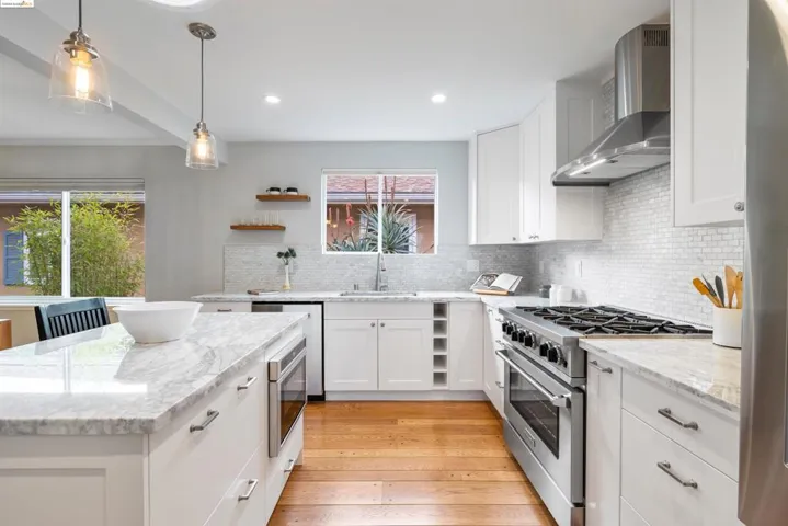 125 Rantoul Cir, San Leandro, California 94577