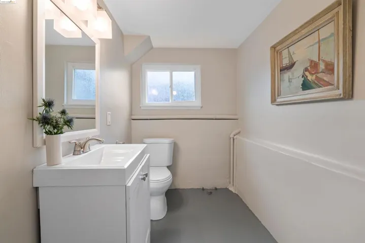 125 Rantoul Cir, San Leandro, California 94577