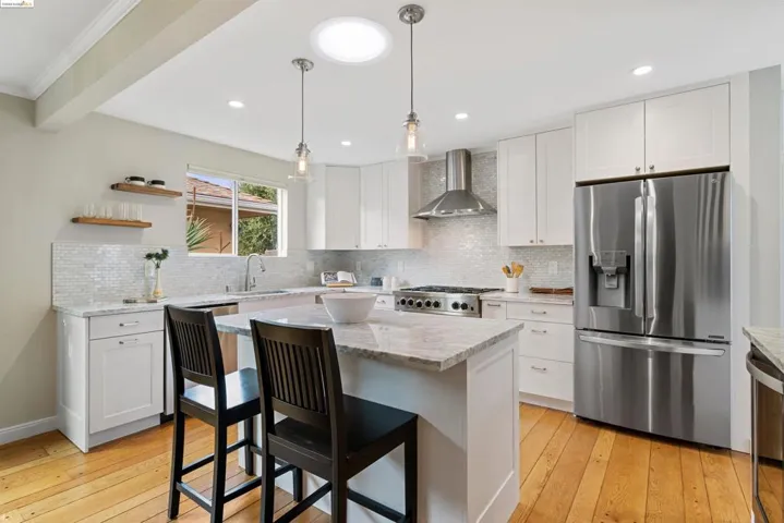 125 Rantoul Cir, San Leandro, California 94577