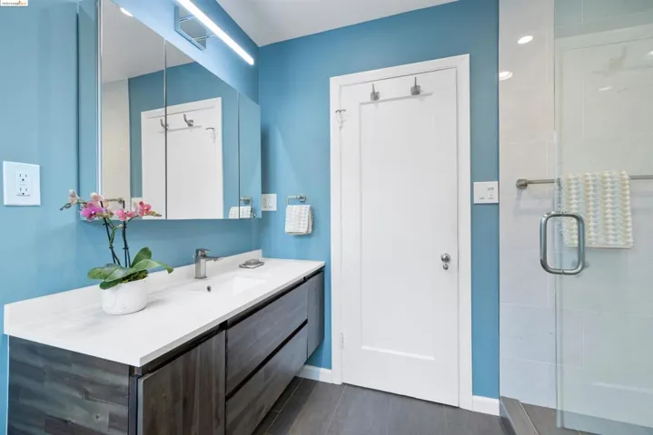 125 Rantoul Cir, San Leandro, California 94577