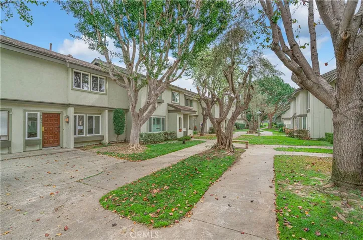 9634 Karmont Avenue, South Gate, California 90280