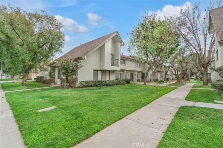 9634 Karmont Avenue, South Gate, California 90280